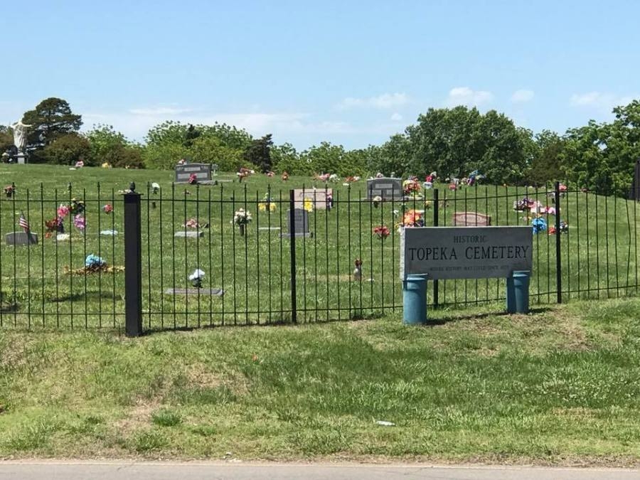 Memorial Day weekend events at Topeka Cemetery