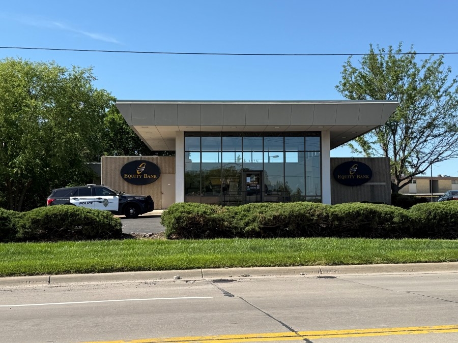 Topeka bank robbery, deadly shooting connected