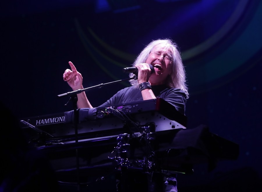 KANSAS band member delivers update after cancer treatment