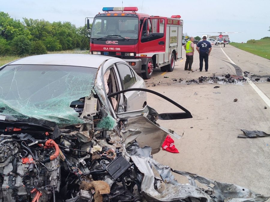 Two seriously hurt in head-on crash in southeast Kansas