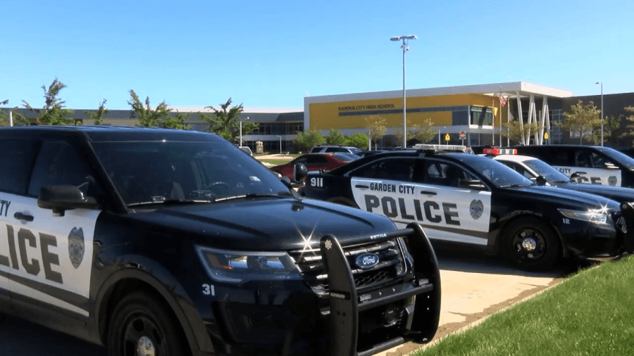 Drag race leads to 3 injuries in Garden City