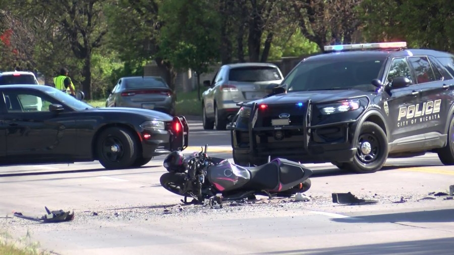 Motorcyclist injured in south Wichita crash