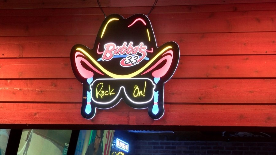 Bubba's 33 hosts fundraiser for Flight 5342