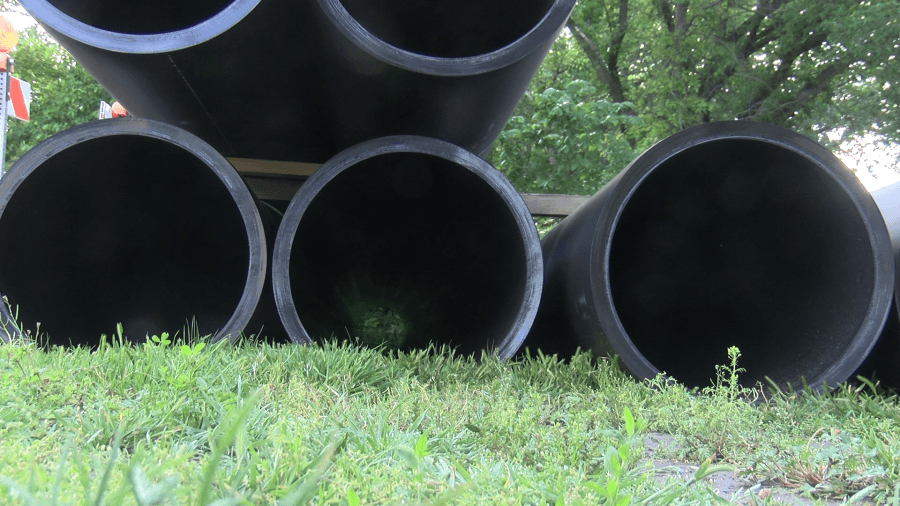 Massive pipes drawing concern from Crown Heights residents