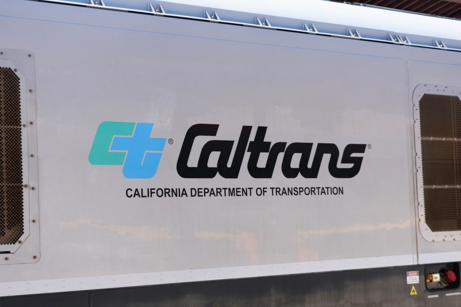 Caltrans advises drivers of lane closures on SR-52 for road work