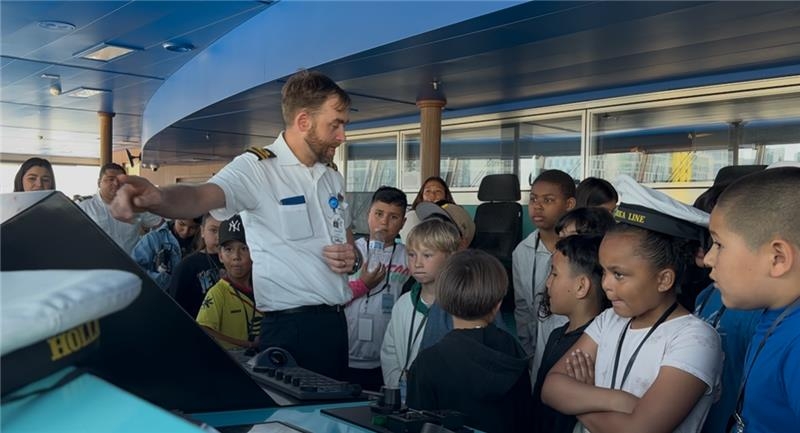 ‘I was amazed': Elementary-age students get special tour of San Diego cruise ship