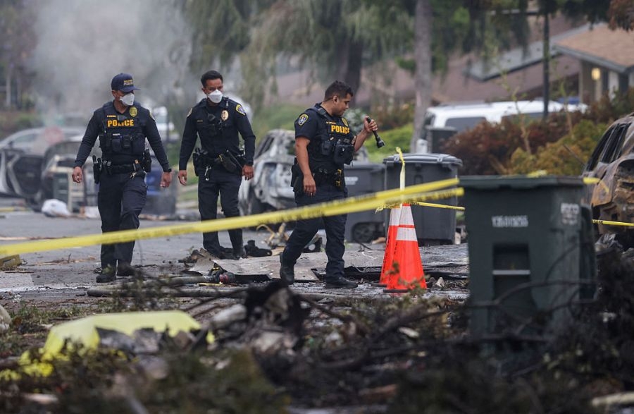 Airport weather data system, runway lights not working at time of plane crash, investigators say