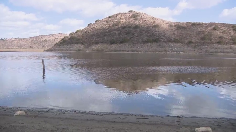 Lake Hodges tour guides say low water levels negatively impacting business