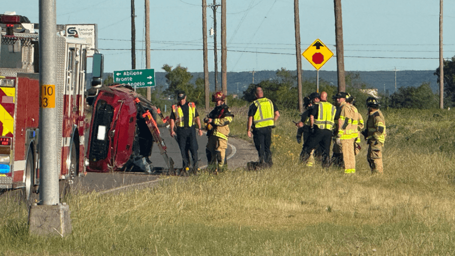 Minor injuries reported in Abilene rollover crash