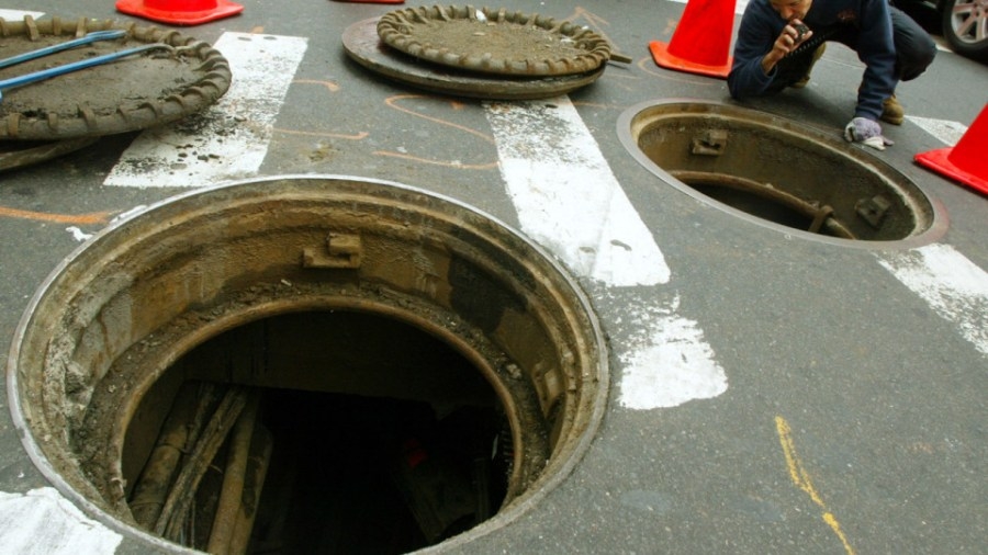 Bossier City public health emergencies: gases, damaged sewer manhole
