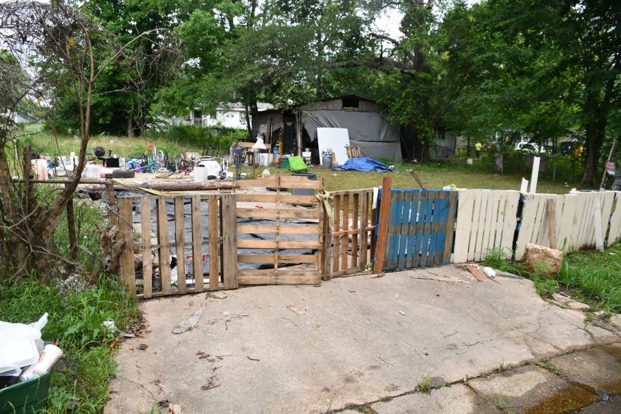 Texarkana police remove homeless encampment after receiving complaints, residents conflicted