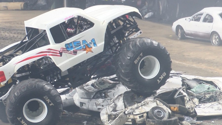 Monster Trucks Maniac bring big stunts to Shreveport