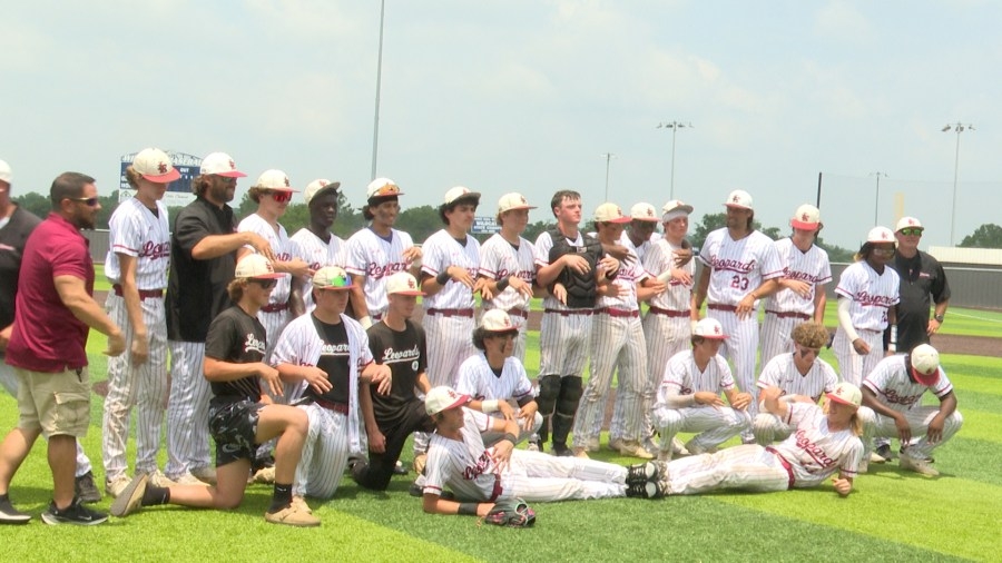 Liberty-Eylau advances to the regional finals with victory over Whitesboro