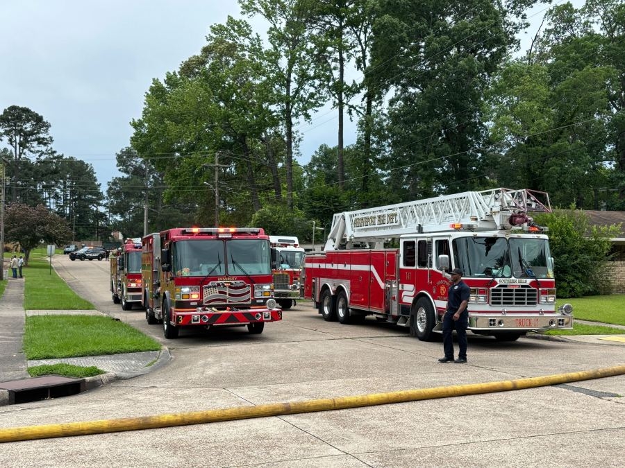 Multiple units respond to fire on Hyde Park Place