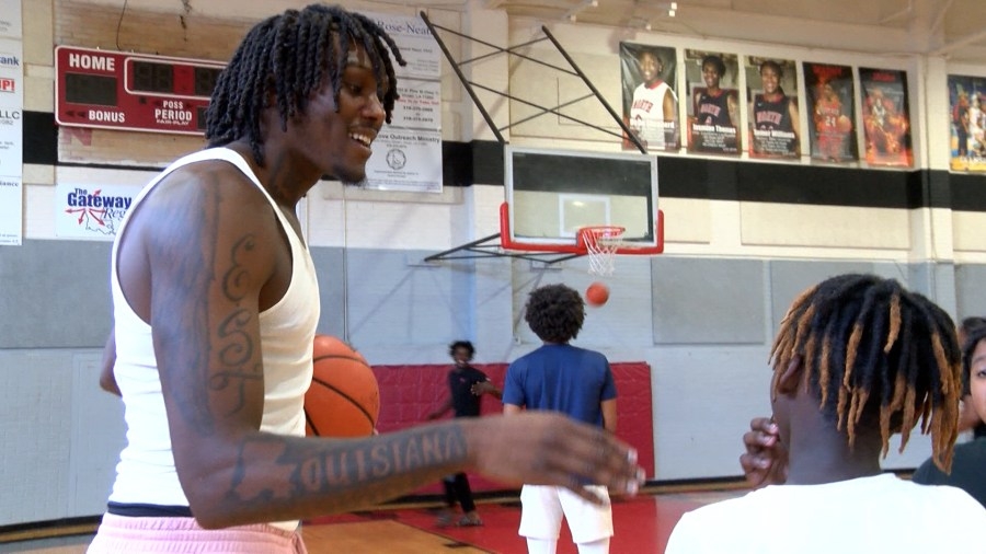 Robert Williams III hosts youth basketball camp in Shreveport