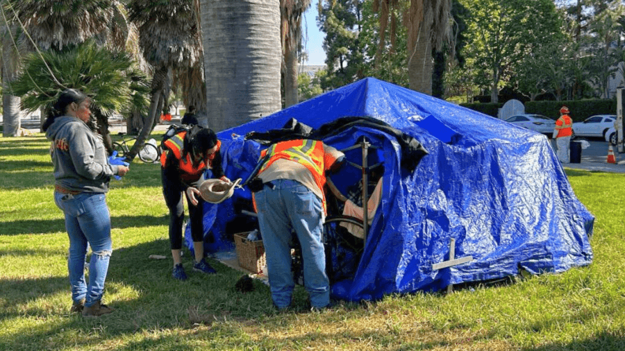 Homelessness in Los Angeles drops for 2nd straight year