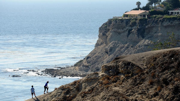 Police identify 3 sets of human remains found along shoreline in Palos Verdes Estates