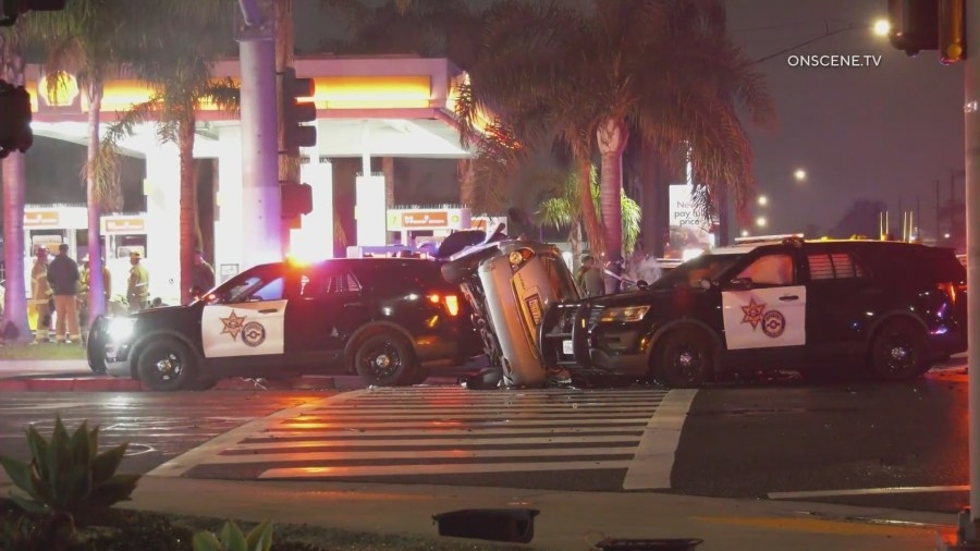 Multiple Orange County sheriff's patrol cars involved in wild crash