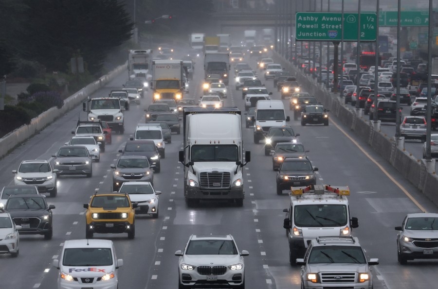 California DMV releases proposed rules for autonomous heavy-duty trucks, large vehicles