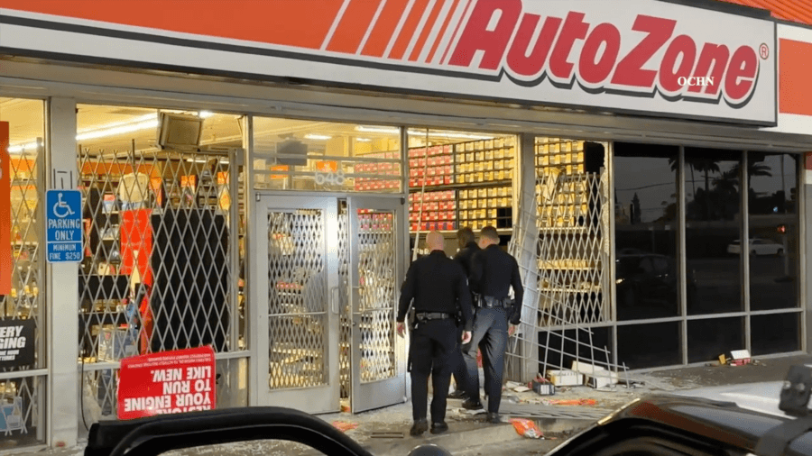 Large mob ransacks South Los Angeles AutoZone; incident may be connected to street takeover