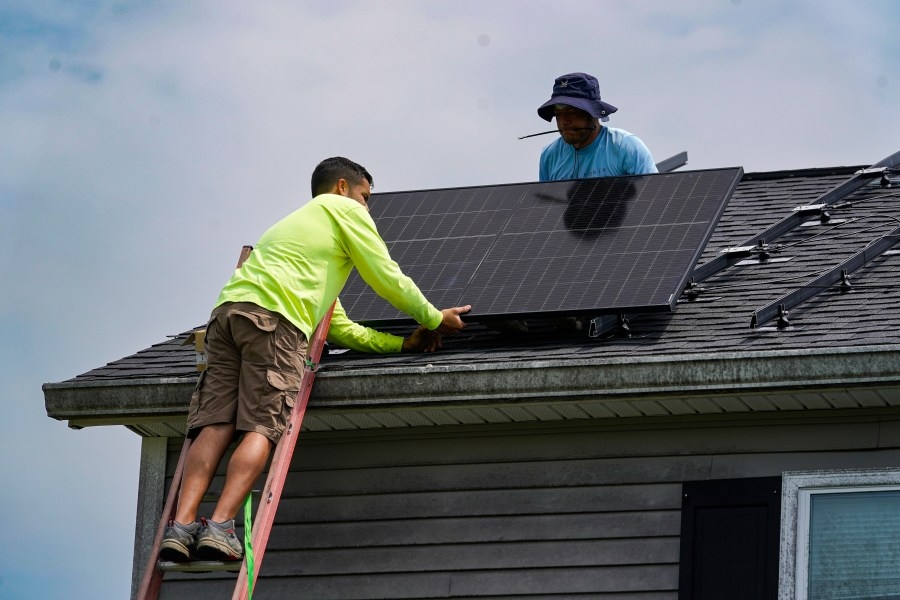 Edison disputes ‘executive' label for author of bill to cut solar power benefits