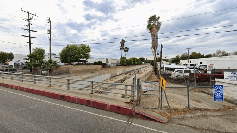 Man found stabbed to death in Van Nuys wash area
