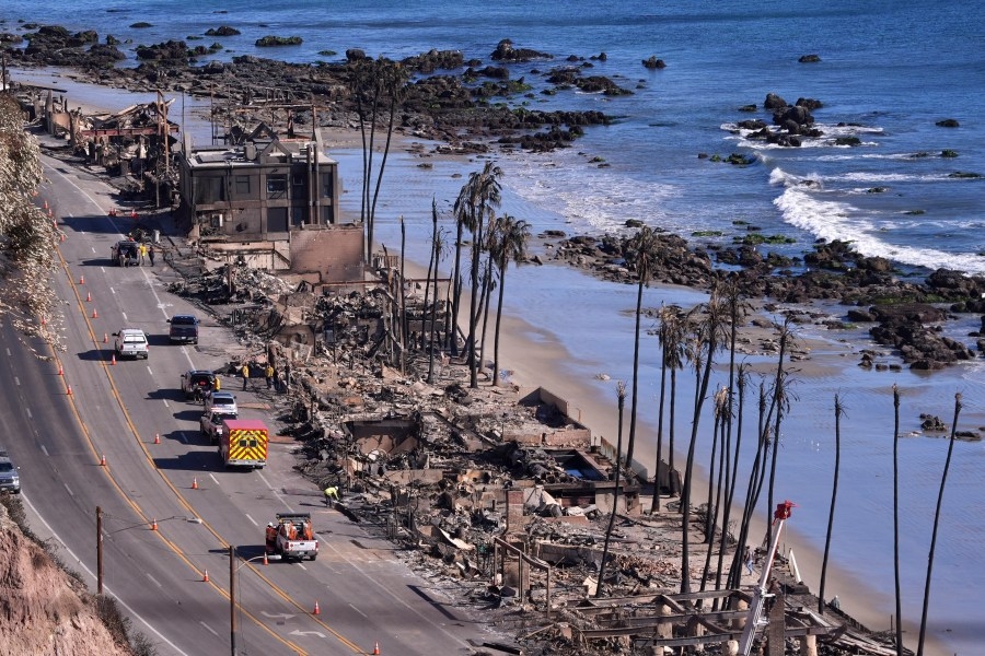 As PCH reopens, Malibu urges beachgoers to be safe and respectful