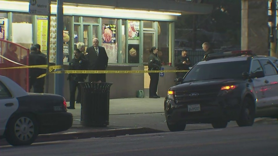 Man dead after 4 suspects try to rob him of his chain in South Los Angeles