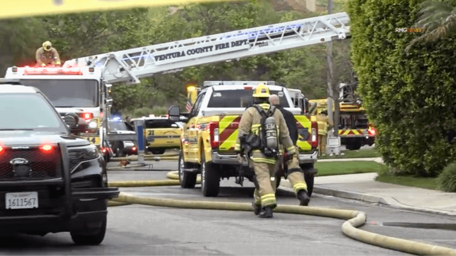 Small plane crashes into Ventura County structure, reports of fire spreading