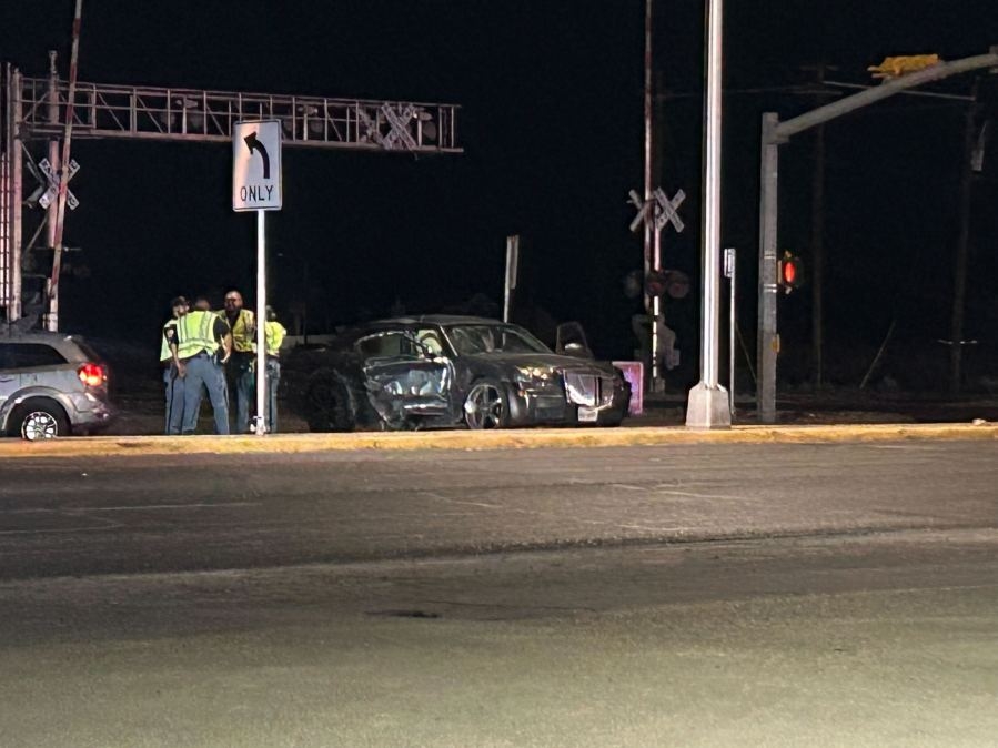 1 seriously hurt in crash in El Paso's Upper Valley