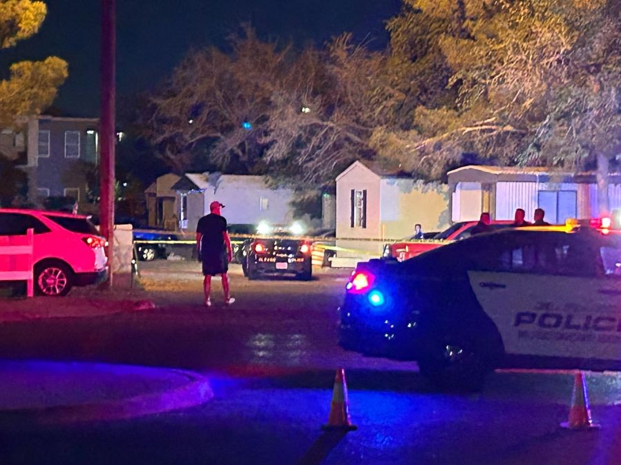 El Paso Police: 1 person shot by police after drawing knife on officers