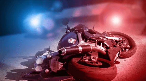 El Paso Police: Motorcyclist killed when he crashes into other vehicle