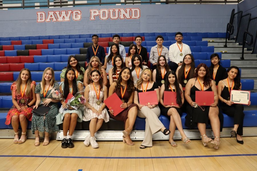 Over 150 graduating Las Cruces Public School students awarded State Seals for bilingualism