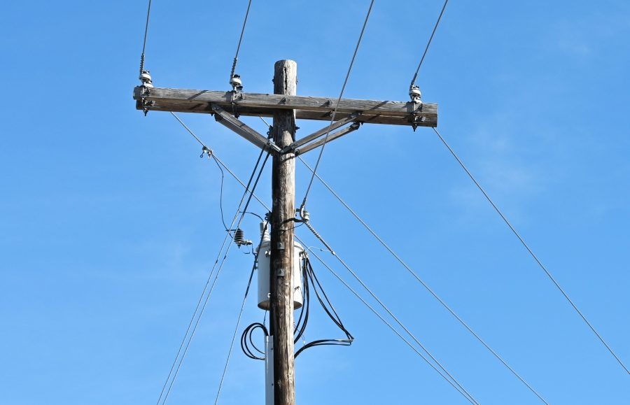 Woman poses as utility worker, robs St. Louis County home