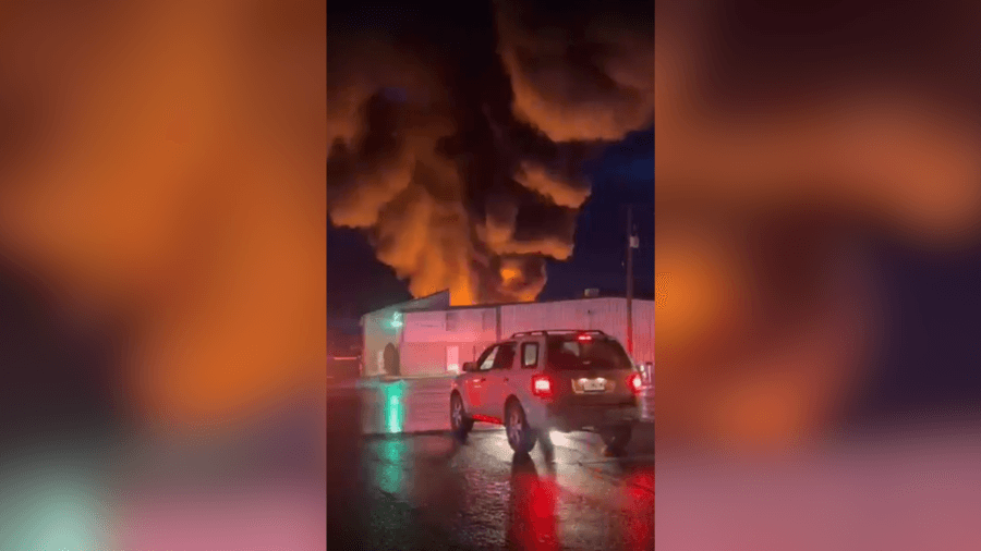 Large flames at Weber County structure fire fills air with heavy smoke