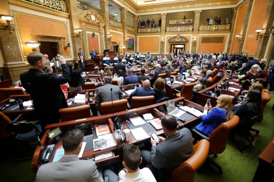 House unanimously passes bill banning county clerks from tracking ballots