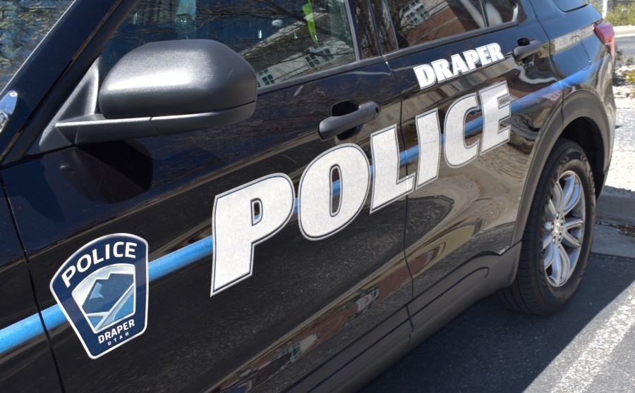 Man dies at community pool in Draper