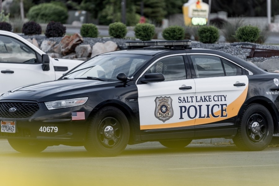 Man arrested for robbery, child kidnapping after infant left briefly in car alone at Gateway Mall