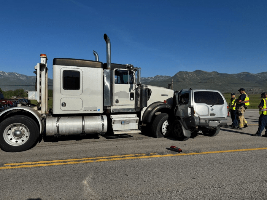 One killed in T-bone crash with semi-truck on SR-40 near Heber City