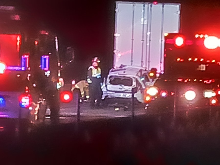One killed after colliding with stopped semi on I-15 in Springville