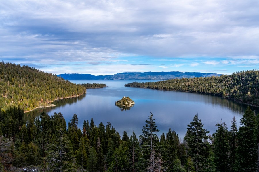 Lake Tahoe water temperature remains cold, posing risks for swimmers