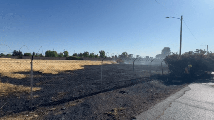 Firefighters contain Sacramento grass fire