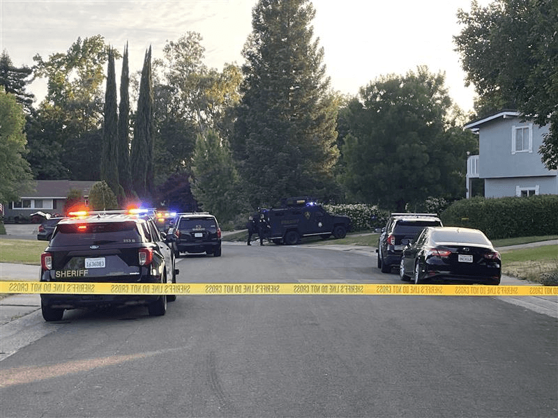 Barricaded man in Sacramento leads to evacuation to nearby homes