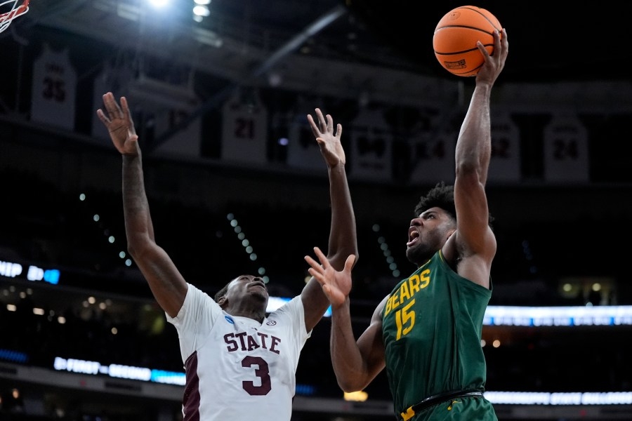 No. 9 Baylor survives and advances to Round of 32