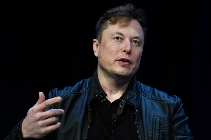 Tesla robotaxi service reportedly launching next week in Austin