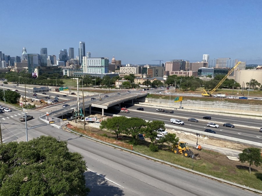 Traffic Alert: MLK Jr Blvd at I-35 closure warning at 1 pm