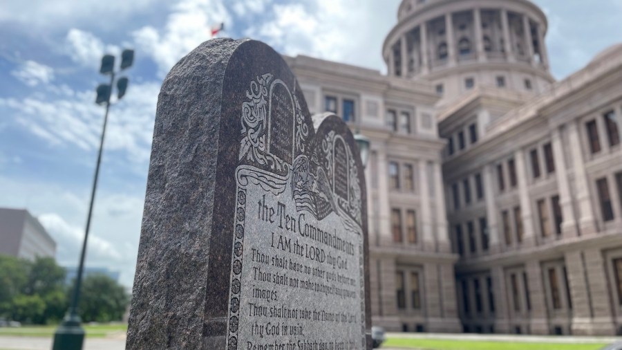 Civil rights groups to sue Texas over Ten Commandments bill