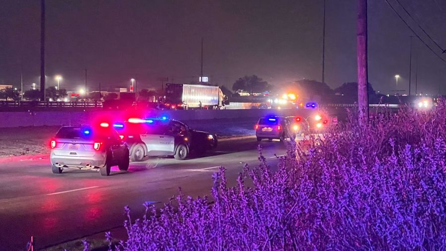 NTSB to provide update on Thursday night I-35 crash that killed 5 people