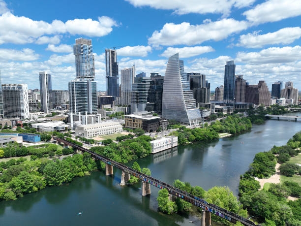 Office vacancy rises downtown, overall employment up report says