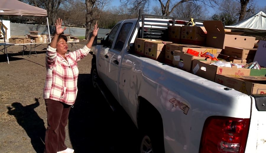 Remarkable Woman Winner: Austin woman feeds hundreds each week with mobile food pantry